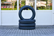 画像をギャラリービューアに読み込む, Blockley Tyre 525/600-21