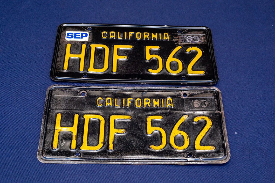 California ライセンスプレート・ペア　HDF 562